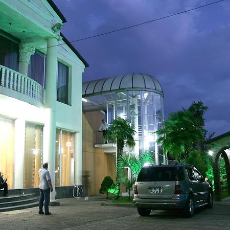 Hotel Eleon Kutaisi Esterno foto