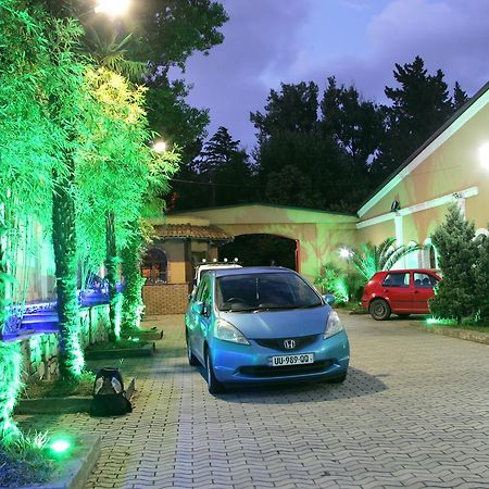 Hotel Eleon Kutaisi Esterno foto