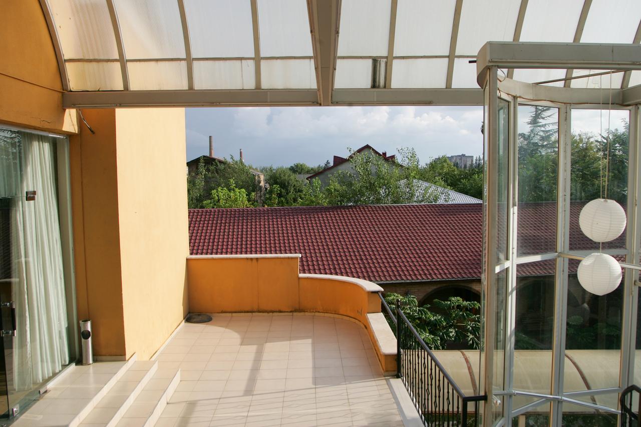 Hotel Eleon Kutaisi Esterno foto