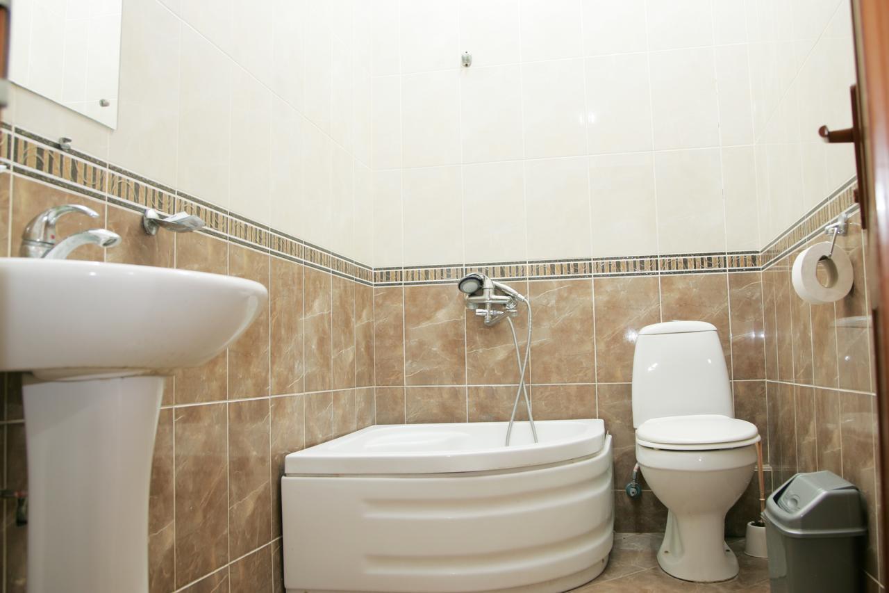 Hotel Eleon Kutaisi Esterno foto