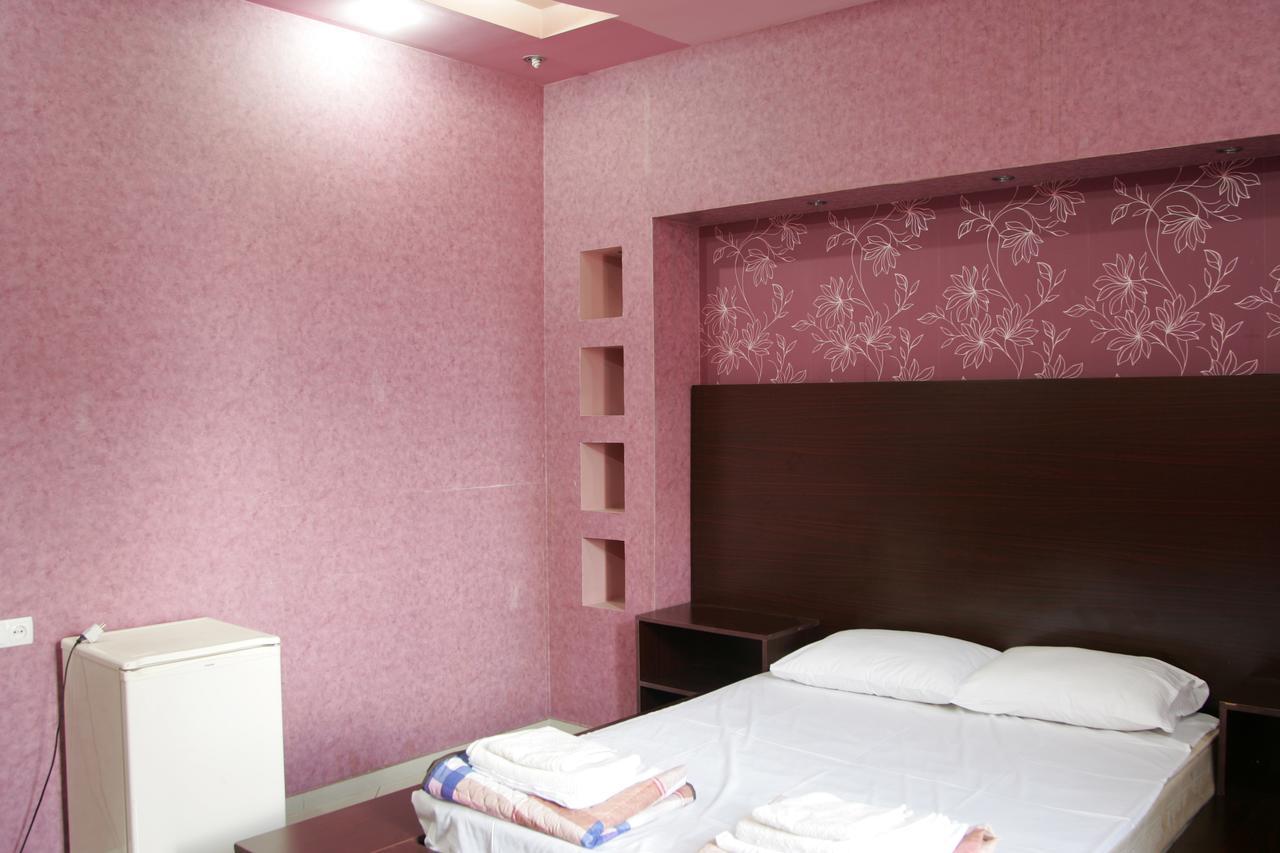Hotel Eleon Kutaisi Esterno foto