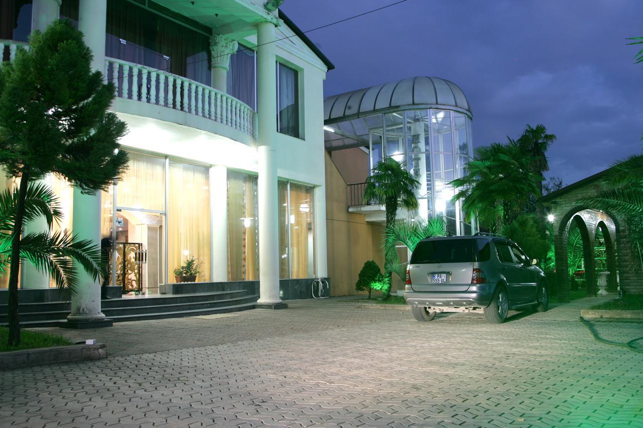 Hotel Eleon Kutaisi Esterno foto