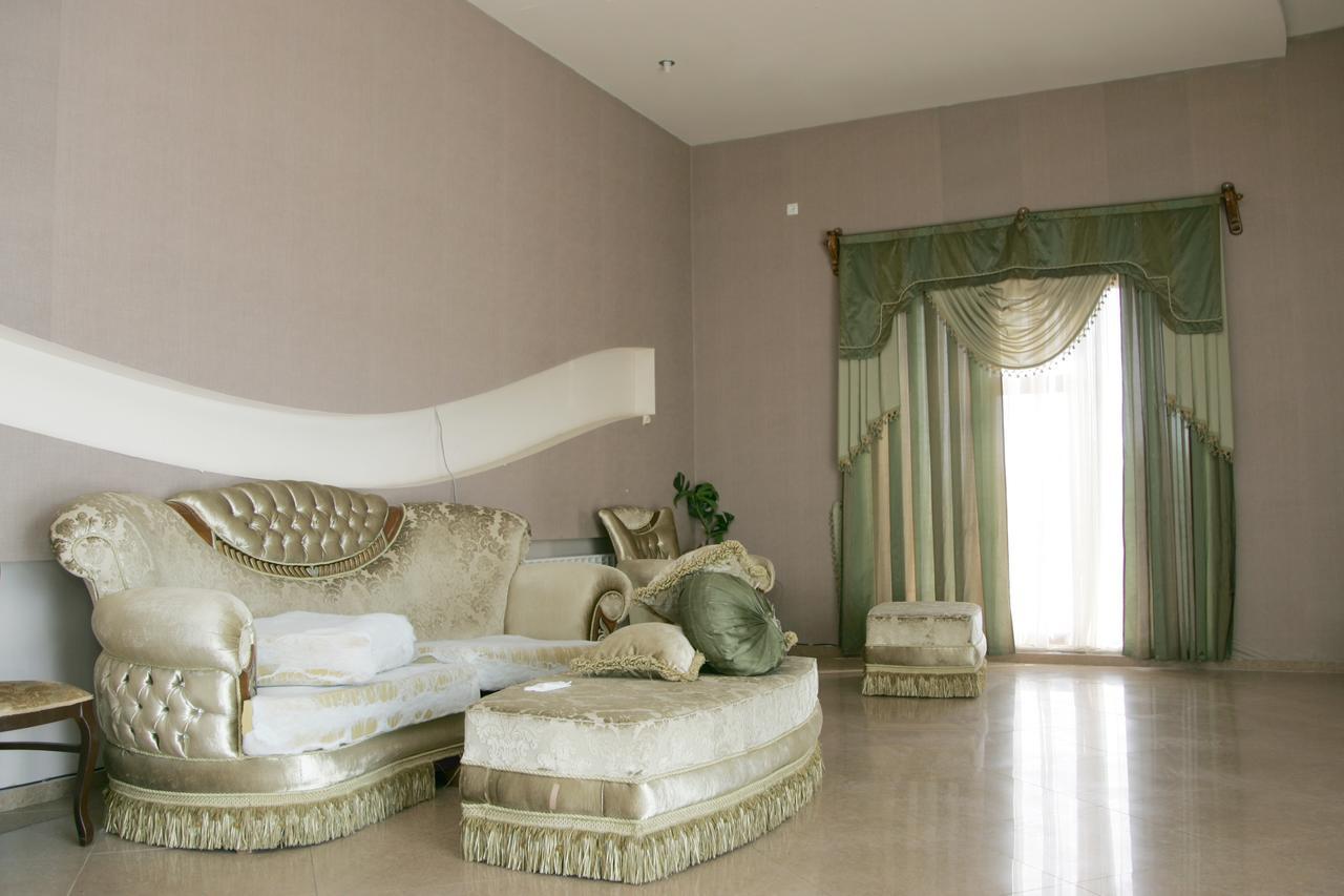 Hotel Eleon Kutaisi Esterno foto