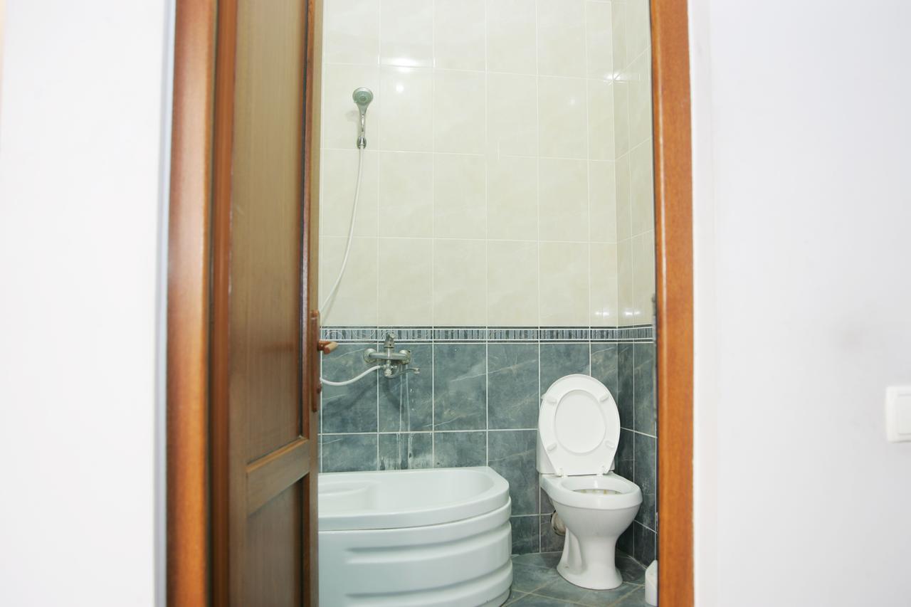 Hotel Eleon Kutaisi Esterno foto