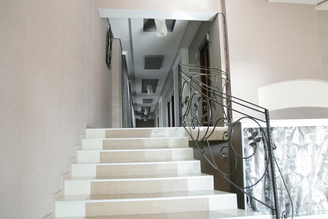 Hotel Eleon Kutaisi Esterno foto